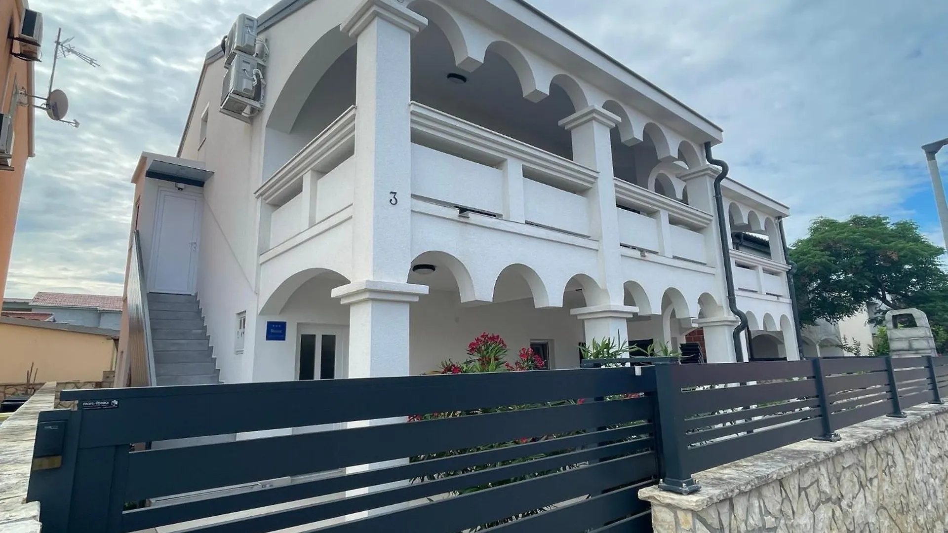 Apartmenthouse Ines Vir Apartment