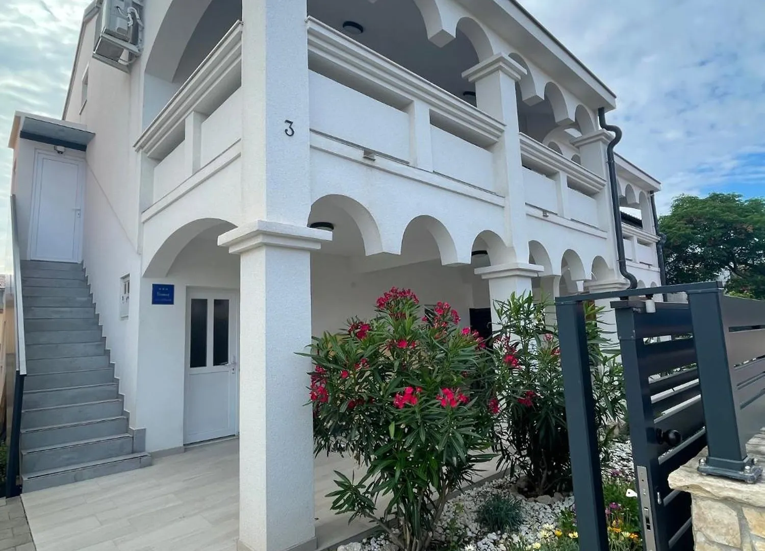 Apartmenthouse Ines Vir Apartment
