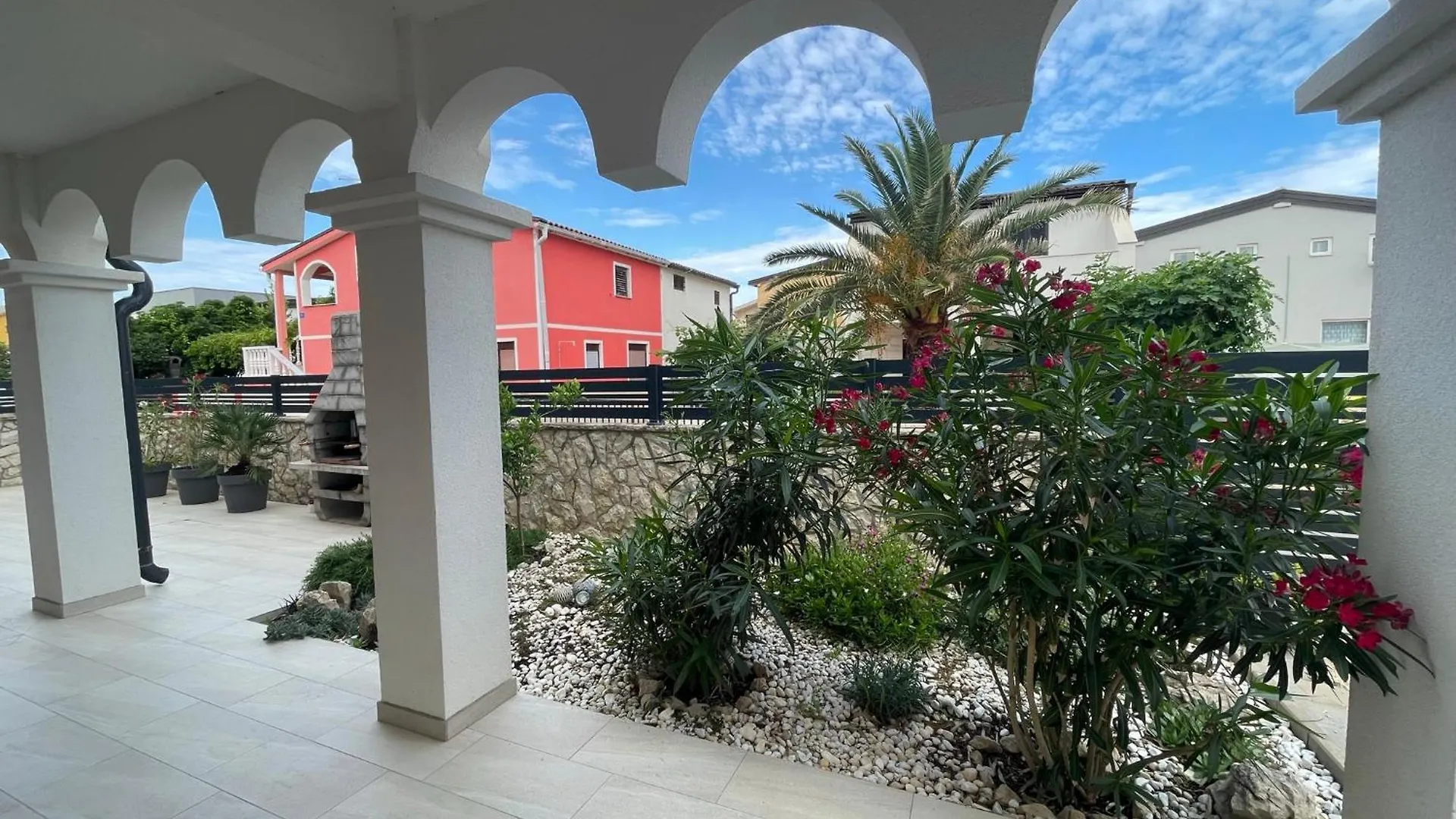 Apartmenthouse Ines Vir Apartment