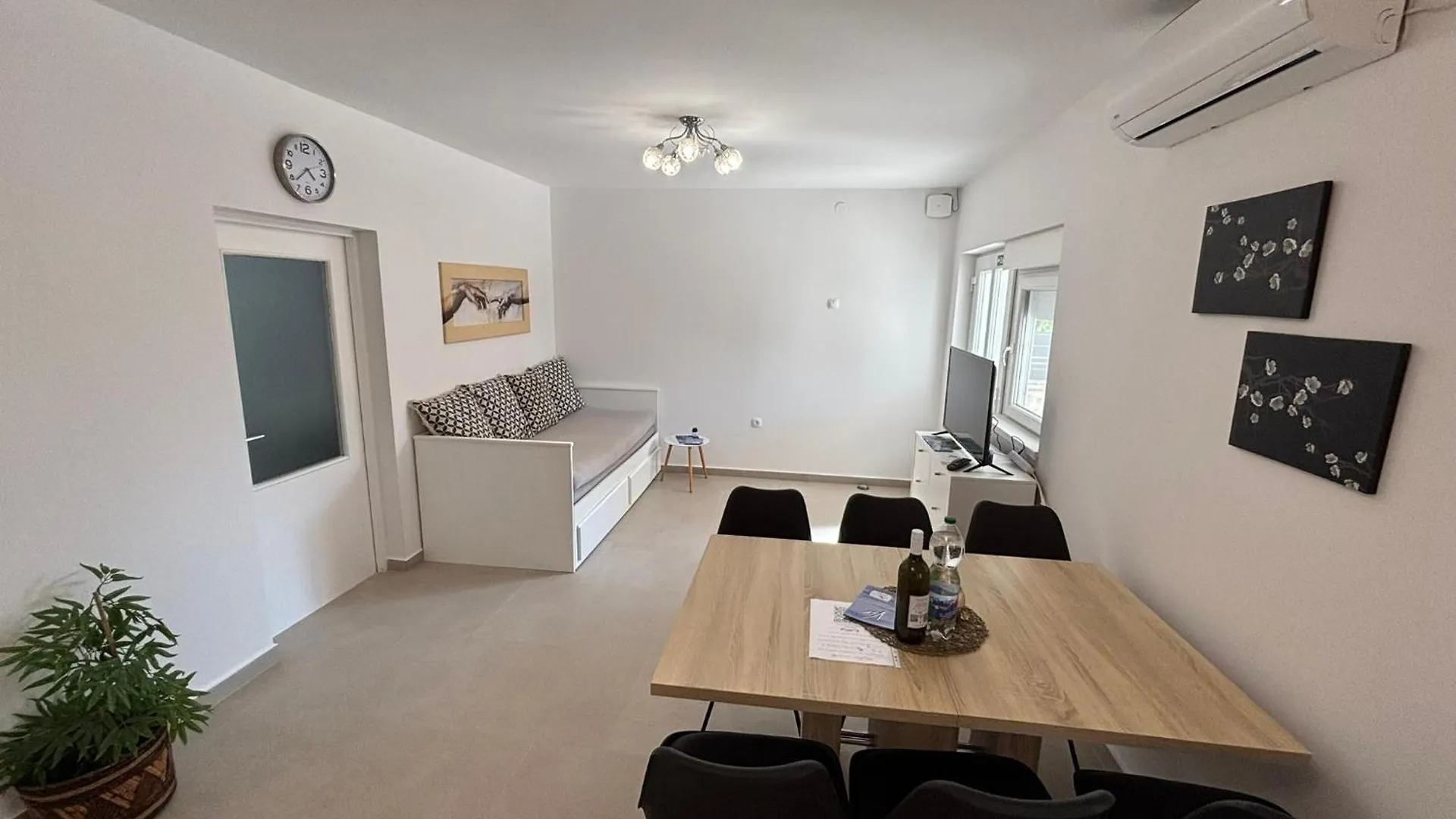 Apartmenthouse Ines Vir 0*,  Kroatien